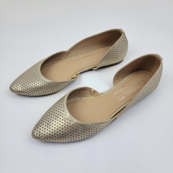 Coconuts by Matisse Gold Perforated D'orsay Pointed Toe Flats NWOT Size 8 - Picture 3 of 7